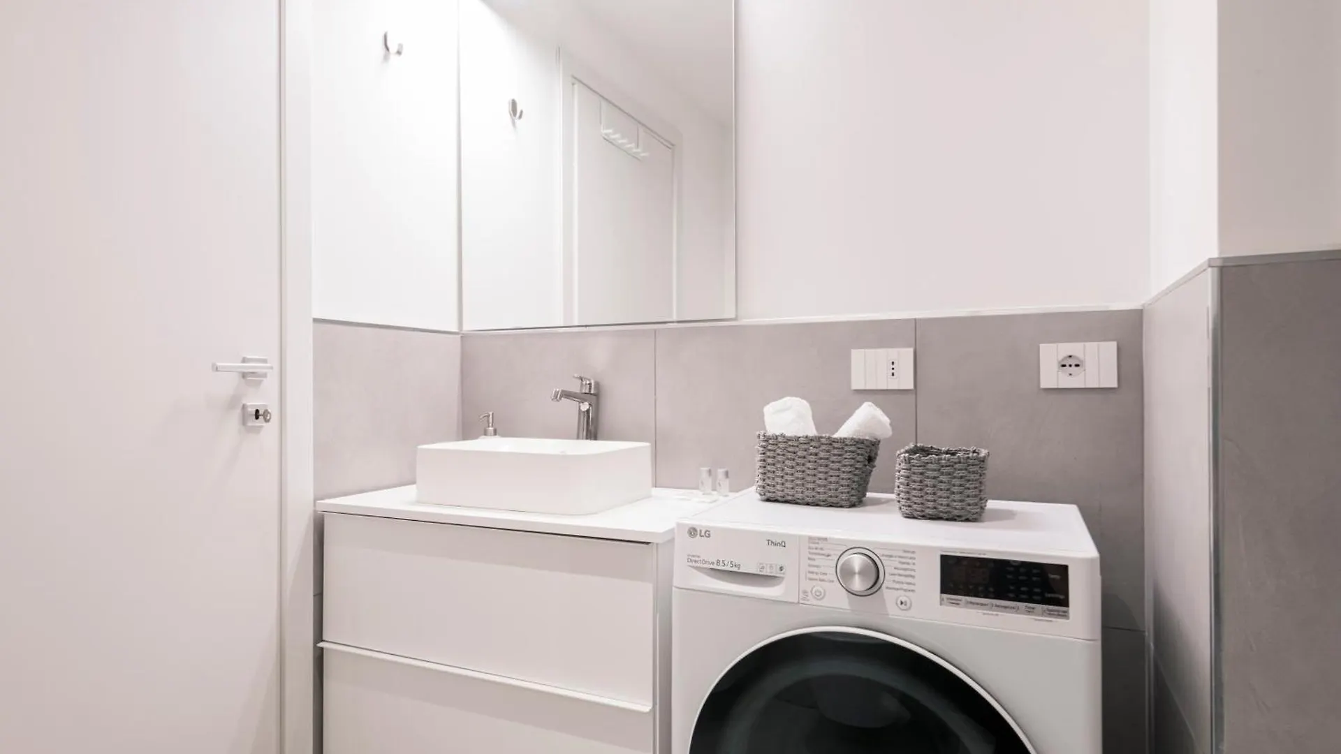 New Apartment In Cinque Giornate By Easylife Milánó
