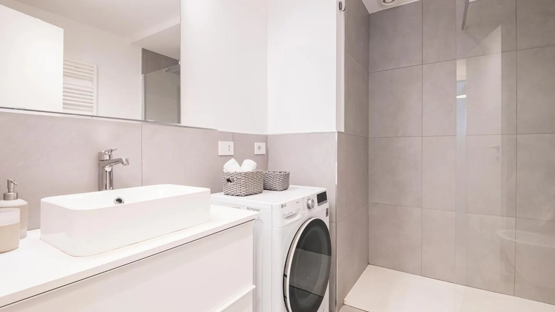 New Apartment In Cinque Giornate By Easylife Milánó